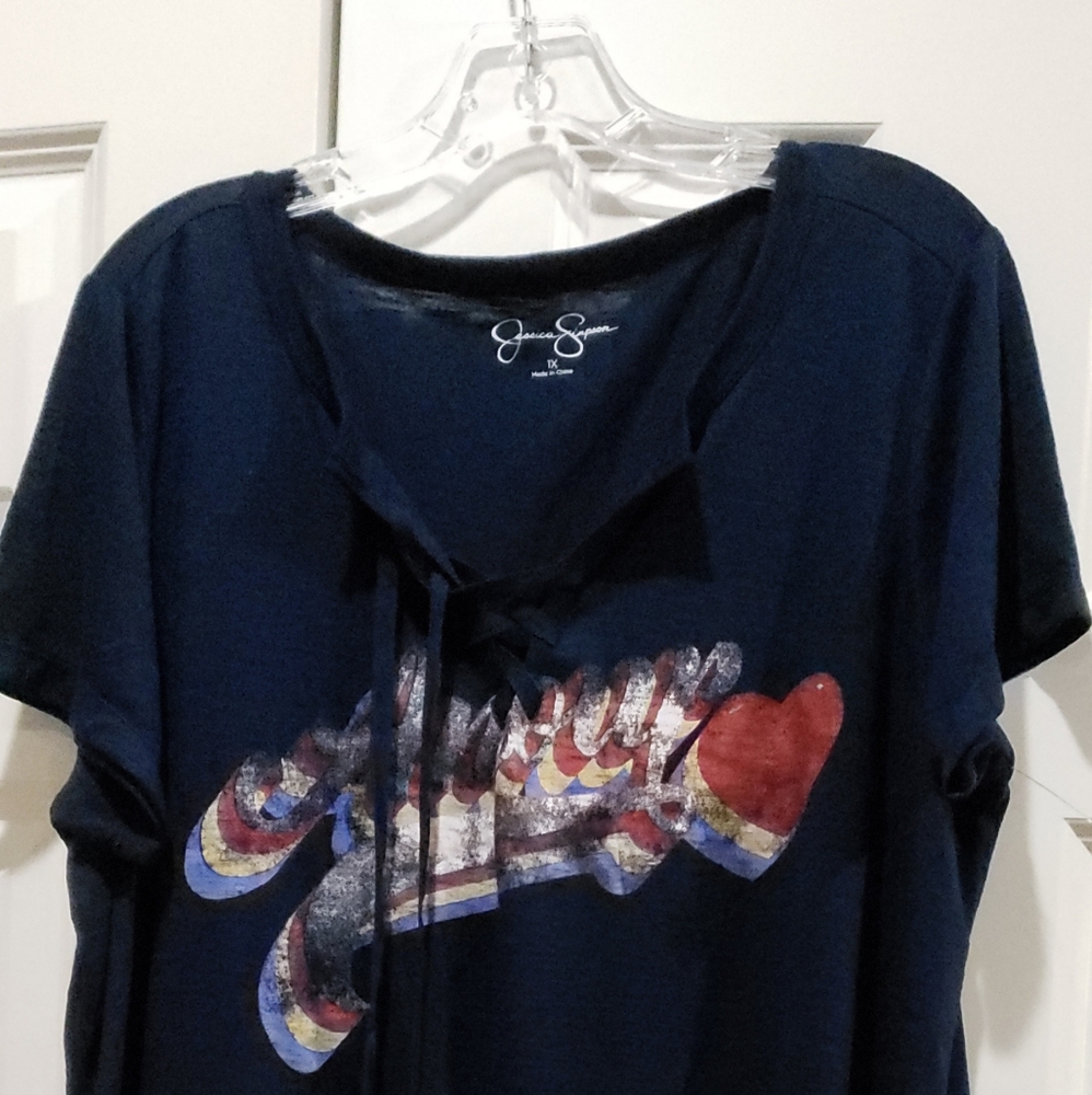 Jessica Simpson t-shirts 👕